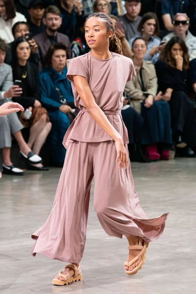 Look 5